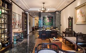 Khách Sạn Roseland Point